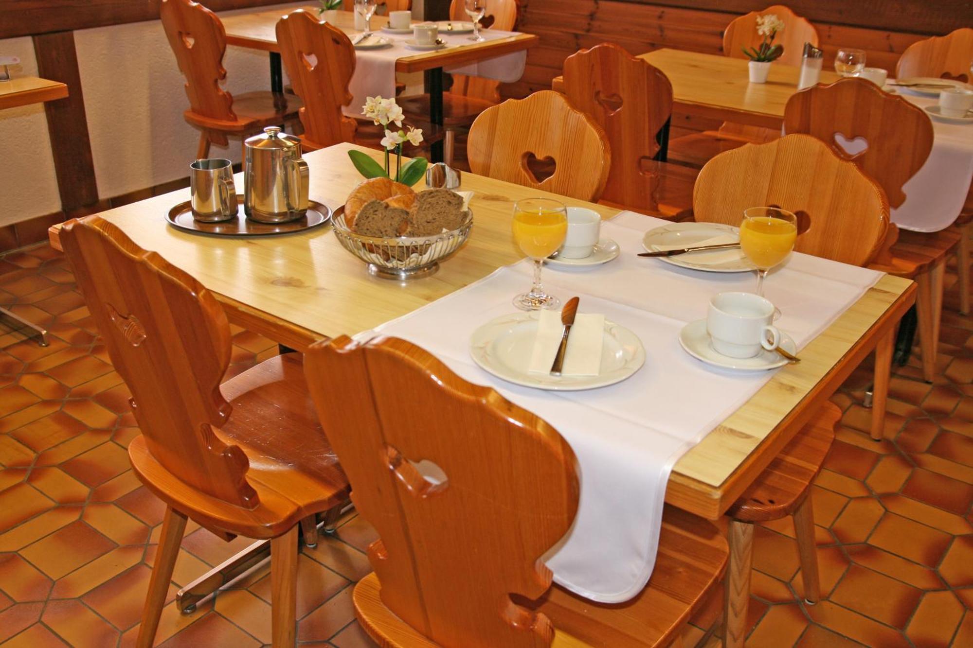 Hotel Glaernisch Hof Хорген Экстерьер фото